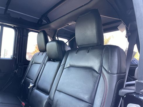 New 2026 Jeep Wrangler Unlimited Rubicon image 17