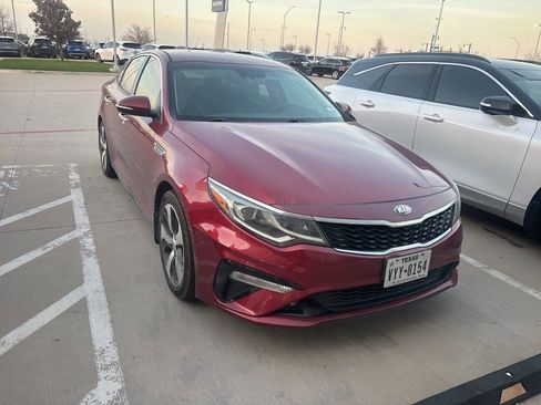 Used 2019 Kia Optima S image 2