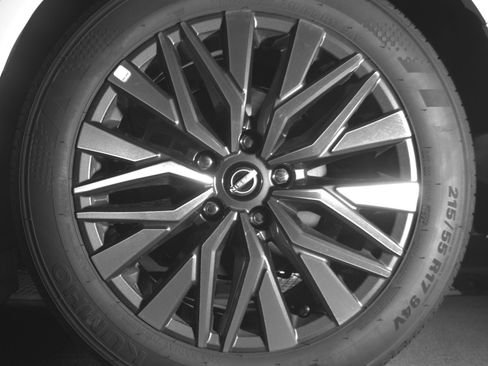 Used 2025 Nissan Altima 2.5 SV FWD image 14