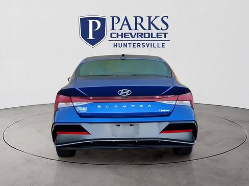 Used 2025 Hyundai Elantra Limited FWD image 32