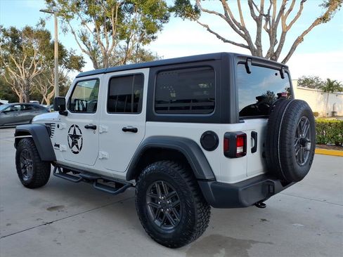 Used 2025 Jeep Wrangler Sport S image 4