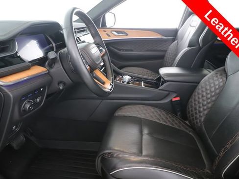 Used 2022 Jeep Grand Cherokee Summit AWD/4WD image 16