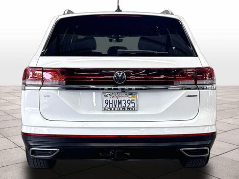 Used 2024 Volkswagen Atlas SE w/ Panoramic Sunroof Package AWD/4WD image 8
