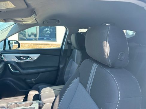Used 2025 Chevrolet Blazer LT AWD/4WD image 3