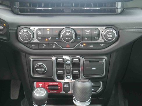 New 2026 Jeep Gladiator Mojave AWD/4WD image 7