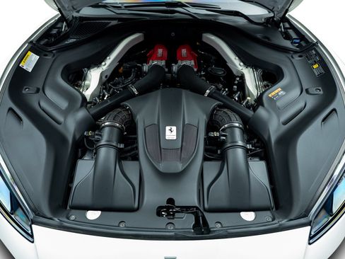 Used 2019 Ferrari Portofino RWD image 64