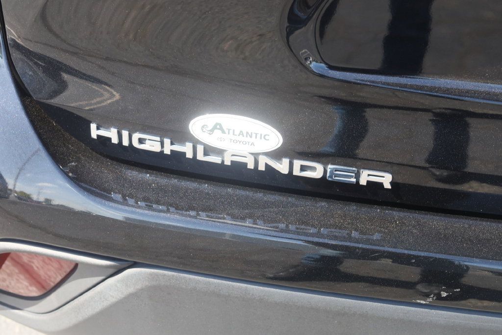Used 2023 Toyota Highlander XLE AWD/4WD image 33