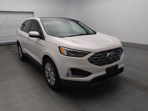 Used 2019 Ford Edge Titanium w/ Equipment Group 301A FWD image 13