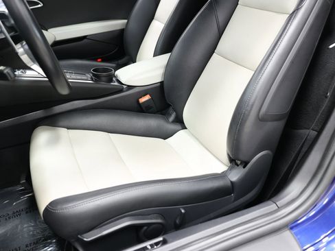 Used 2021 Porsche 718 Cayman RWD image 19