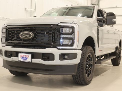 New 2025 Ford F350 Lariat w/ Lariat Ultimate Package image 4