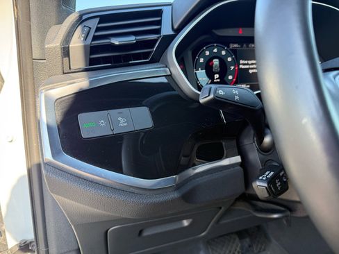 Used 2025 Audi Q3 2.0T Premium image 16