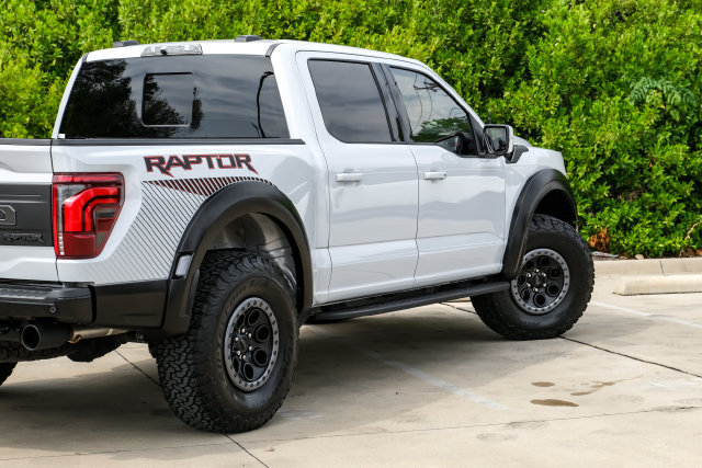 Used 2025 Ford F150 Raptor AWD/4WD image 10