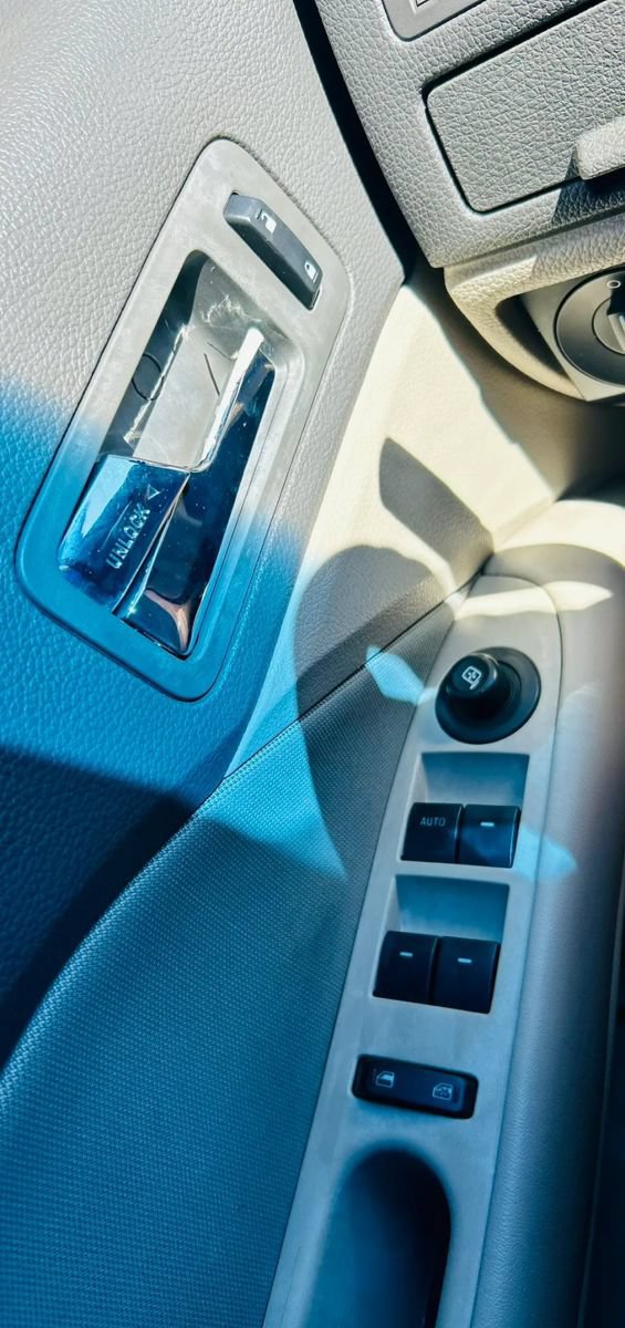 Used 2012 Ford Fusion S FWD image 13