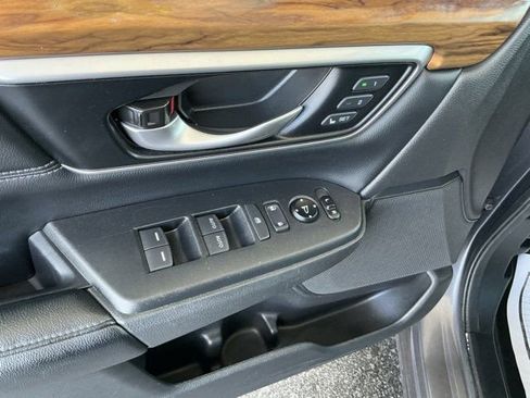 Used 2019 Honda CR-V Touring image 16