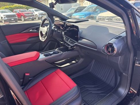 New 2025 Chevrolet Equinox EV RS image 18