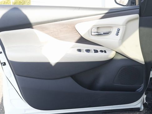 Used 2021 Nissan Murano Platinum w/ Cargo Package image 26