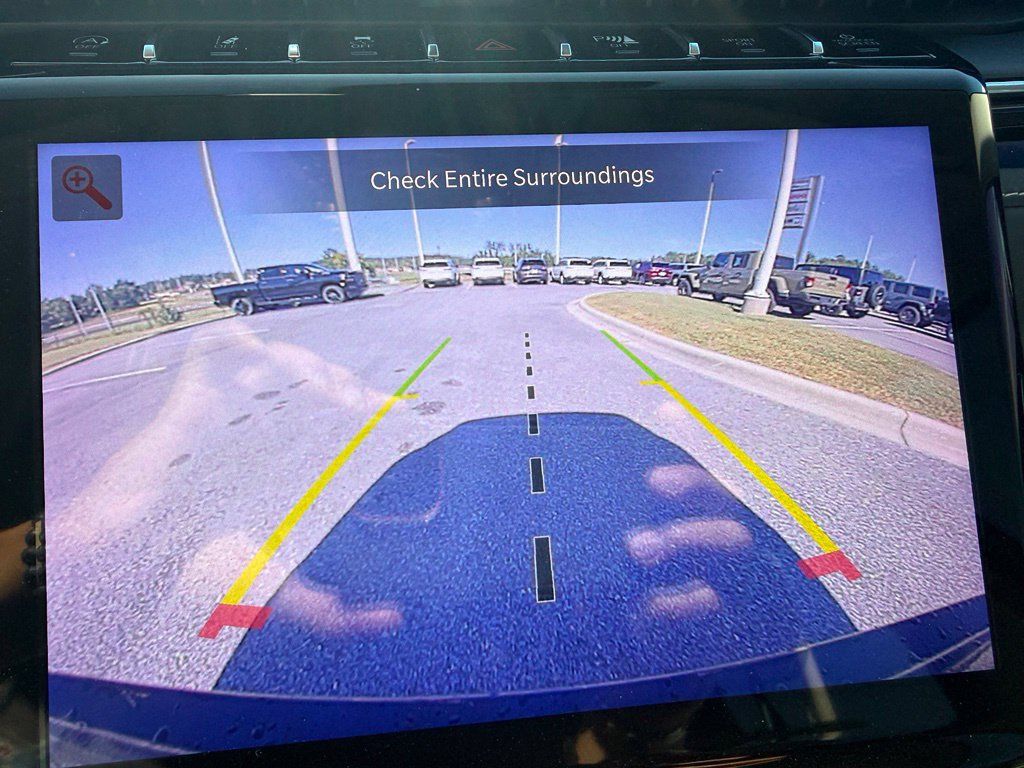 Used 2022 Jeep Grand Cherokee Overland w/ Luxury Tech Group IV RWD image 15