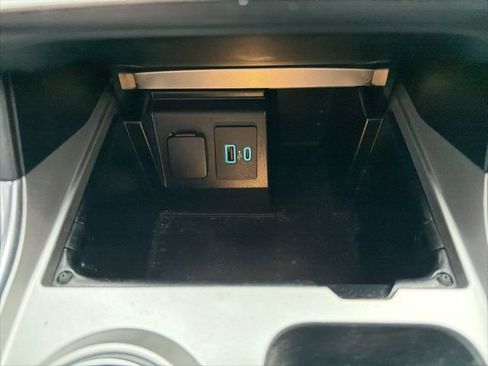 Used 2020 Ford Explorer XLT w/ Equipment Group 202A image 33