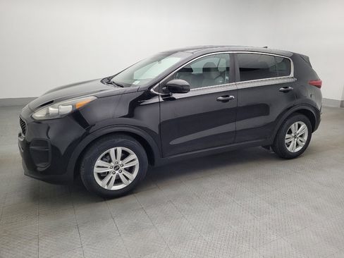 Used 2019 Kia Sportage LX image 2