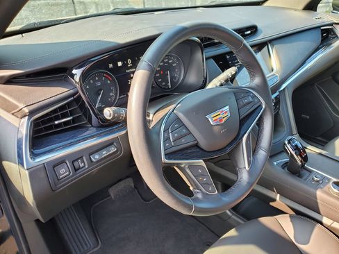 Used 2023 Cadillac XT5 Premium Luxury w/ Technology Package AWD/4WD image 18