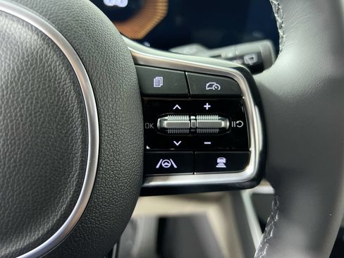 New 2026 Kia Carnival EX FWD image 18