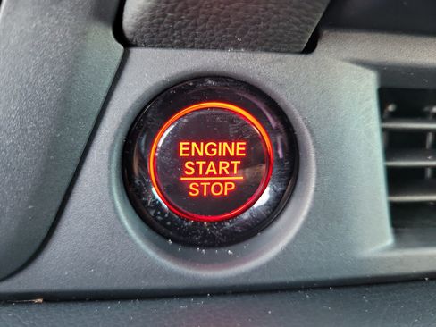 Used 2025 Honda Pilot TrailSport image 19