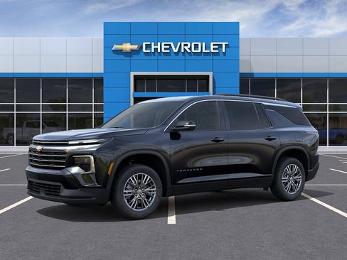 New 2026 Chevrolet Traverse LT w/ Driver Confidence Package AWD/4WD image 2