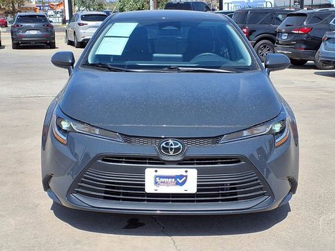 Used 2026 Toyota Corolla LE image 2