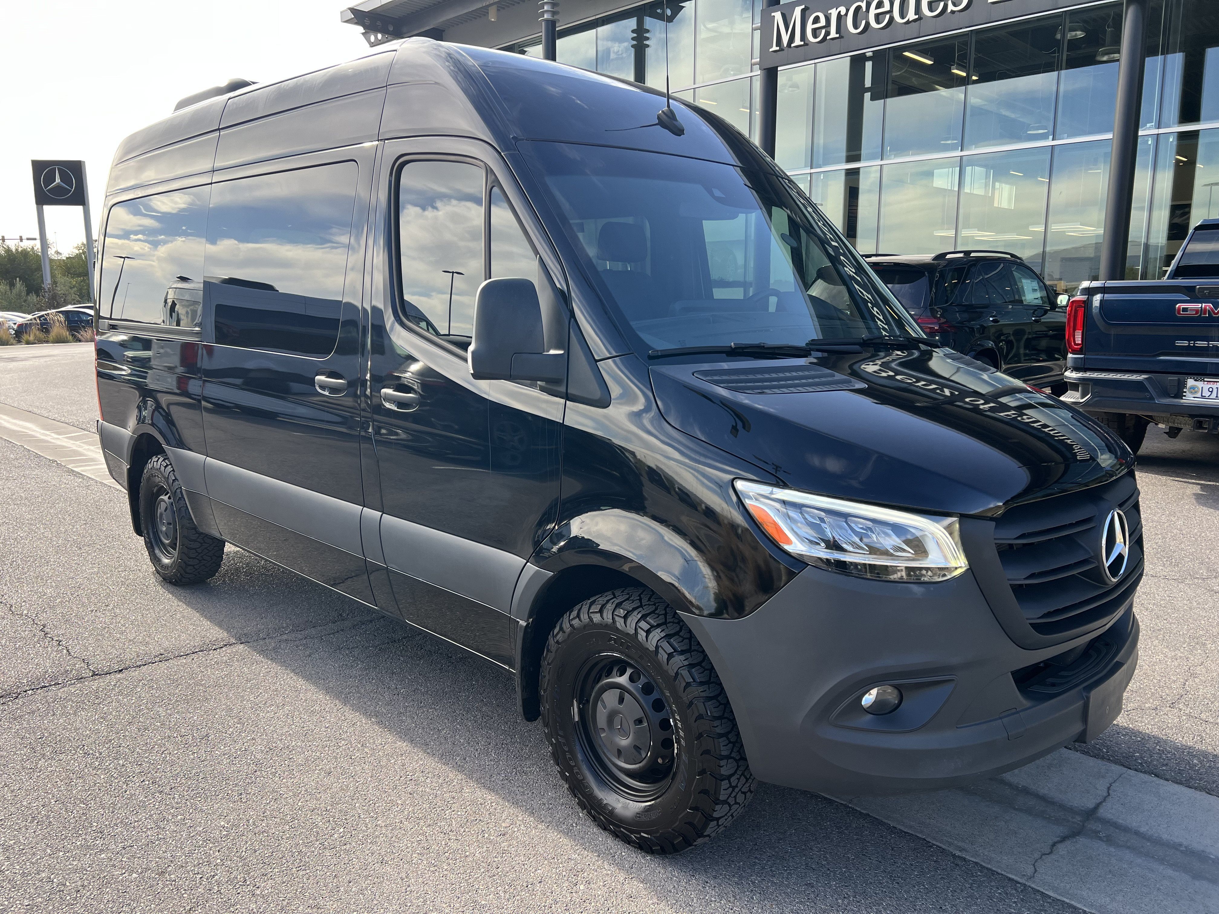 Used 2023 Mercedes-Benz Sprinter 2500 image 4