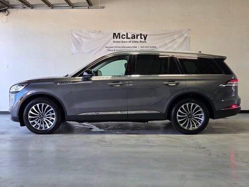 Used 2023 Lincoln Aviator Reserve AWD/4WD image 2