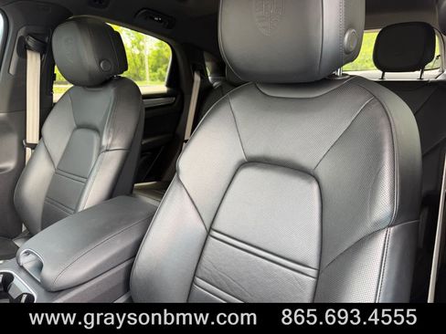 Used 2023 Porsche Cayenne Platinum Edition AWD/4WD image 13