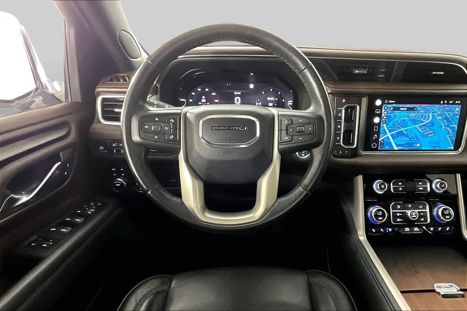 Used 2022 GMC Yukon Denali AWD/4WD image 6