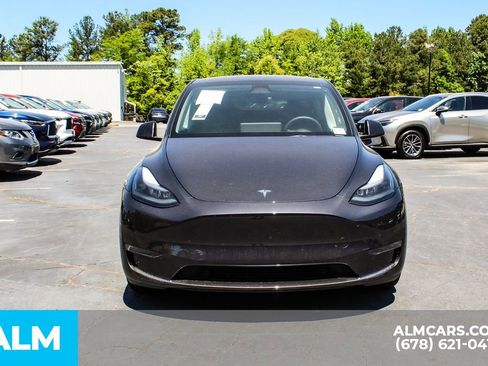 Used 2024 Tesla Model Y Long Range AWD/4WD image 9