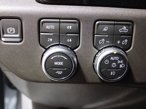 New 2026 GMC Sierra 2500 SLT w/ SLT Premium Package image 38