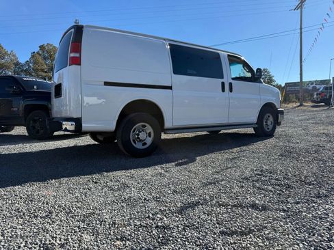 Used 2019 Chevrolet Express 2500 w/ Driver Convenience Package RWD image 16