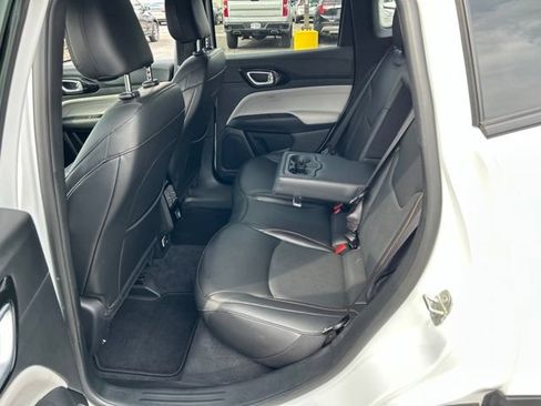 Used 2023 Jeep Compass Limited AWD/4WD image 7