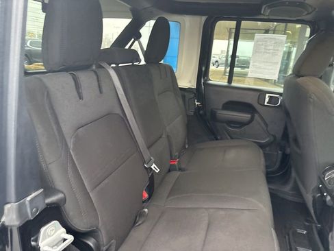 Used 2023 Jeep Wrangler Unlimited w/ Cold Weather Group image 19