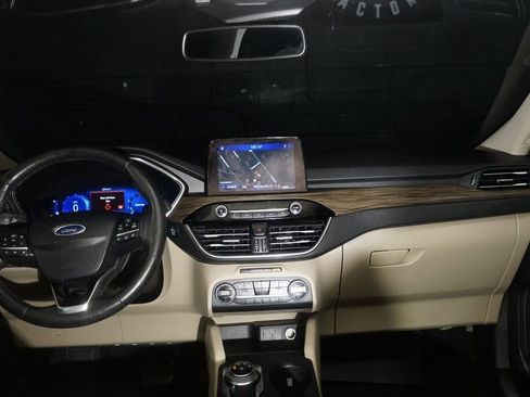 Used 2020 Ford Escape Titanium AWD/4WD image 14