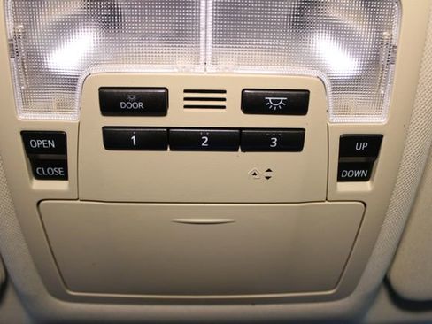 Used 2018 Toyota Highlander XLE AWD/4WD image 30