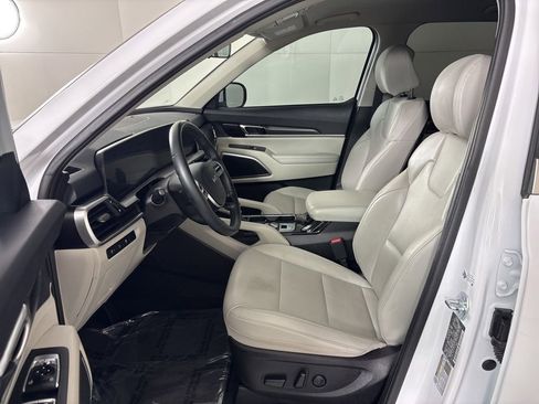 Used 2024 Kia Telluride S FWD image 28