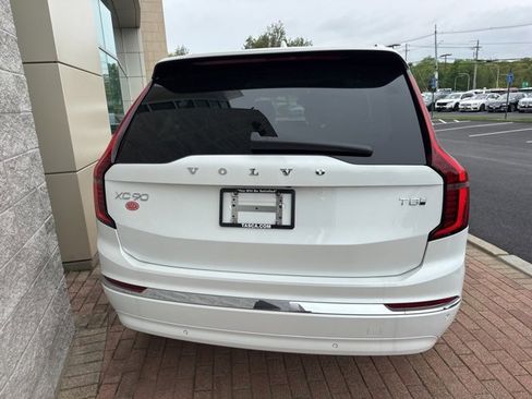 New 2025 Volvo XC90 T8 Plus image 4