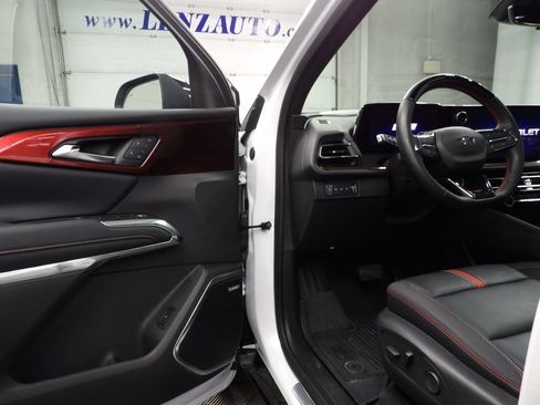 Used 2025 Chevrolet Traverse RS w/ LPO, Floor Liner Package AWD/4WD image 49
