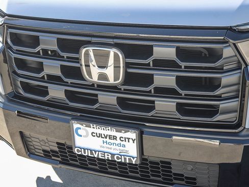 New 2026 Honda Pilot Sport image 6