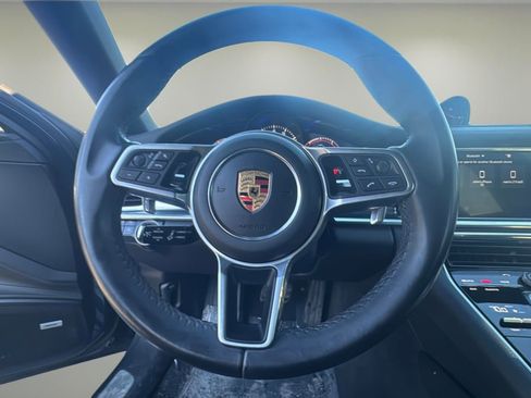 Used 2019 Porsche Panamera image 11