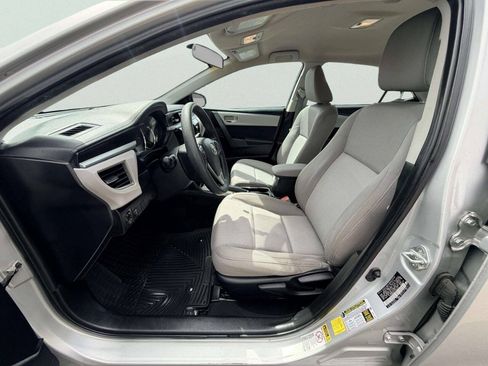 Used 2015 Toyota Corolla LE FWD image 16