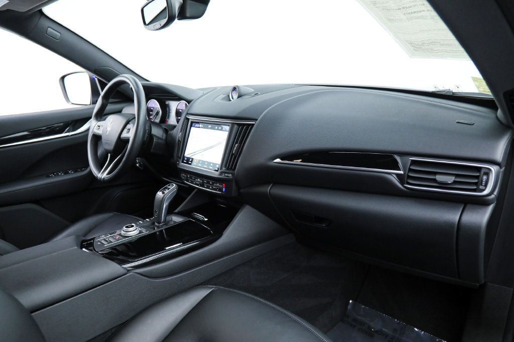 Certified 2023 Maserati Levante GT AWD/4WD image 10