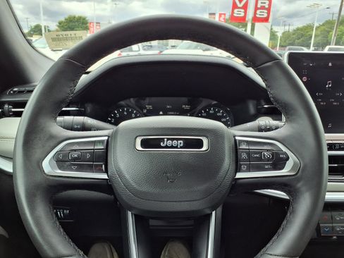 Used 2025 Jeep Compass Limited AWD/4WD image 21