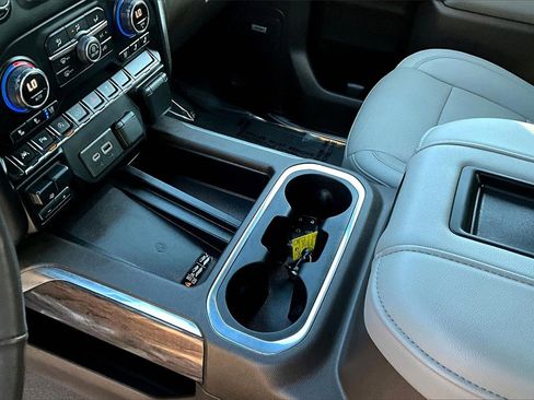 Certified 2021 Chevrolet Silverado 1500 LTZ w/ Technology Package image 16