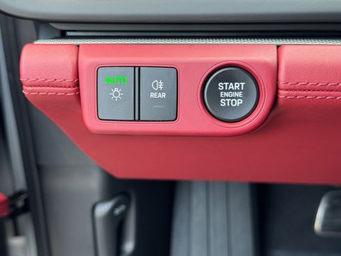 Used 2025 Porsche Panamera 4 w/ Premium Package image 20