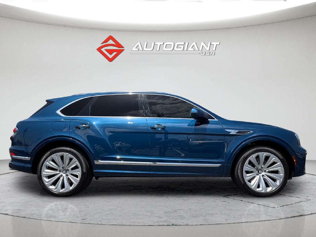Used 2023 Bentley Bentayga AWD/4WD image 11